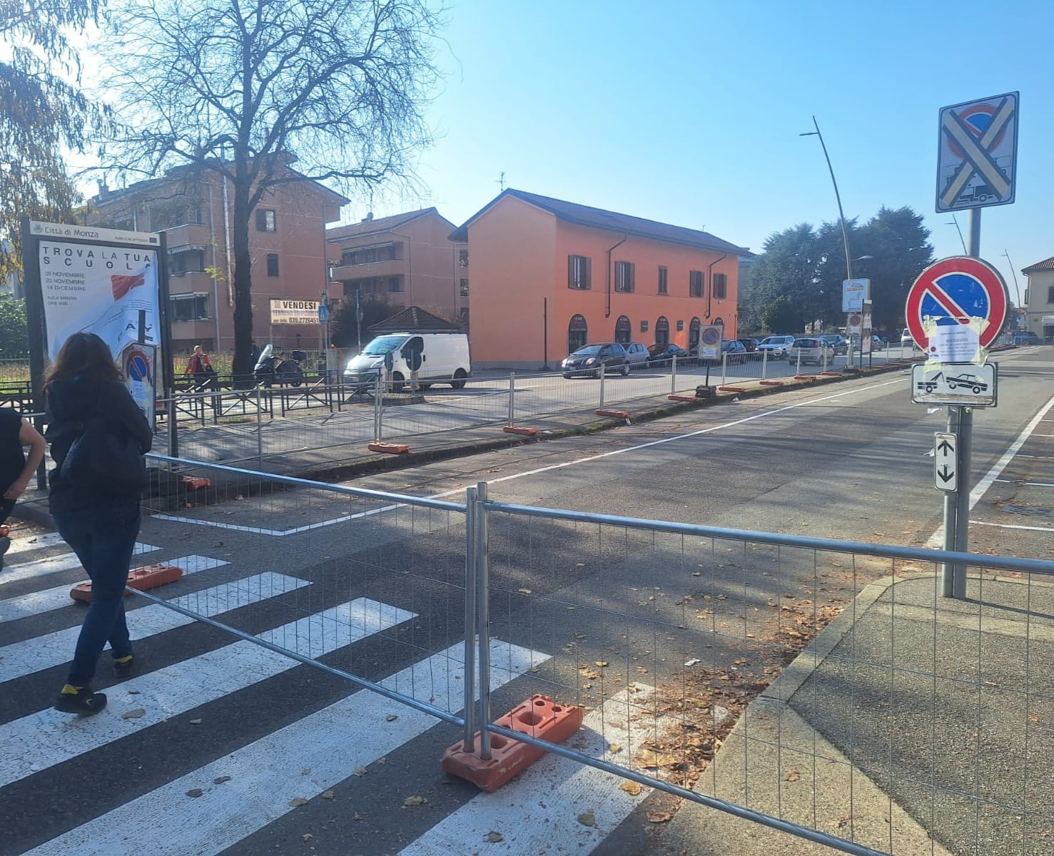 Iniziati i lavori in viale Libertà: rifacimento delle pavimentazioni e completamento degli spazi verdi nei pressi del Centro Civico